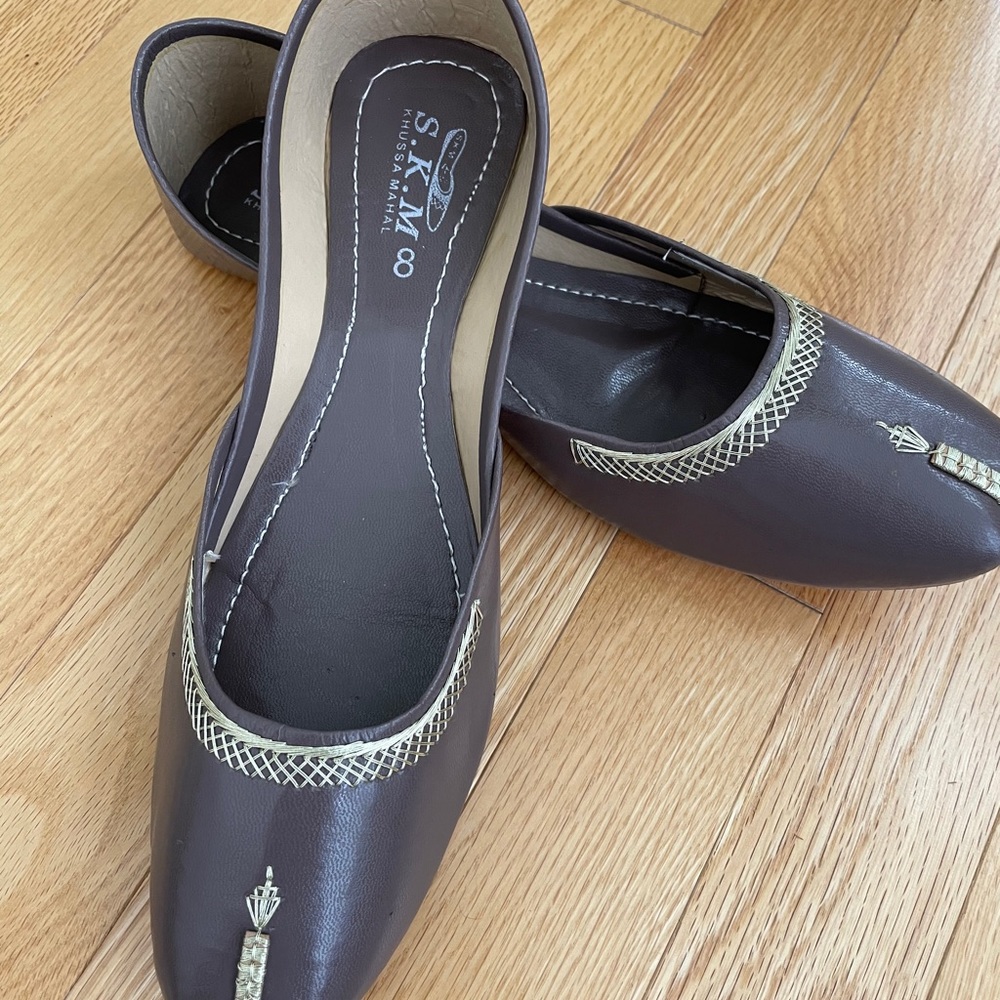 BNWT vintage 💯 leather handmade embroidery, khussa jutti